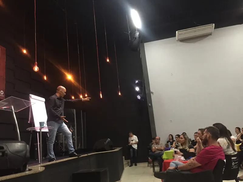 Palestra em um espaço de eventos